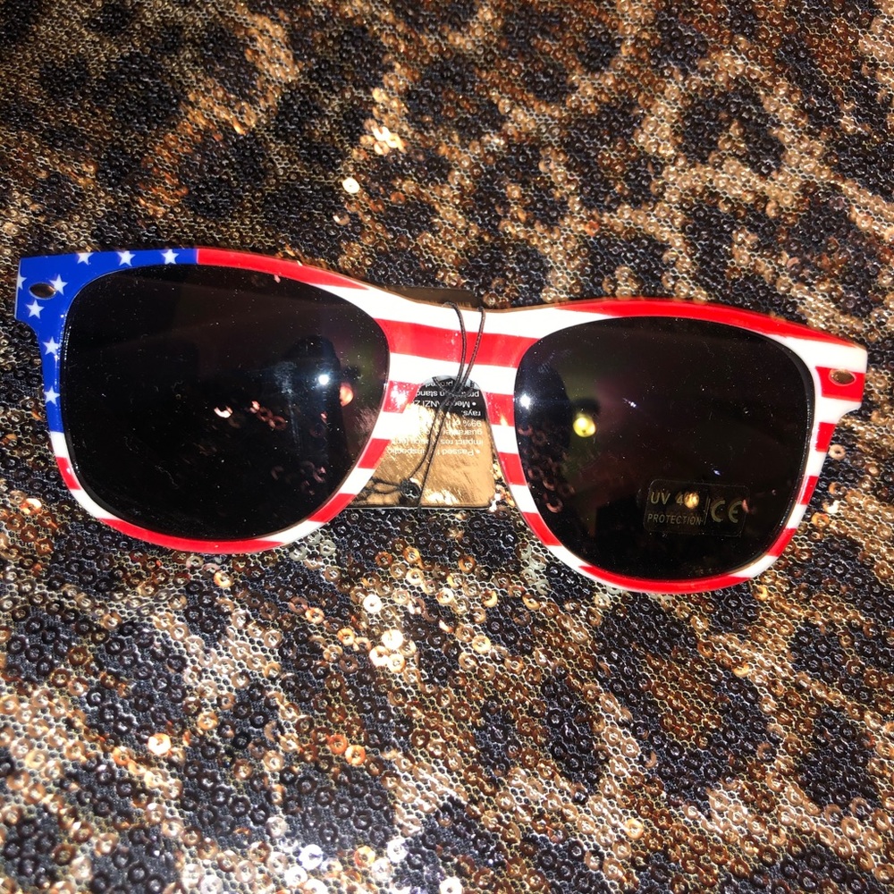 {???} Red White Blue American Flag Sunglasses